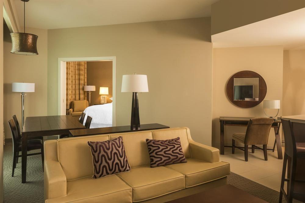 Sheraton Mesa Hotel at Wrigleyville West Esterno foto